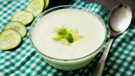 Gazpacho de manzana y pepino, una receta fresca y con mucho sabor