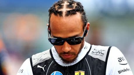 <p>Hamilton-Ferrari, bufera radio: &quot;Volete che faccio passare anche Sainz?&quot;. E anche Leclerc furioso</p>