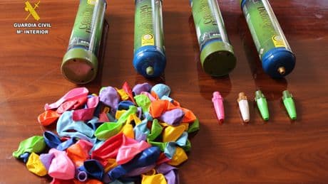 El 'gas de la risa', una peligrosa droga que arrasa entre los jóvenes y cuya venta está permitida