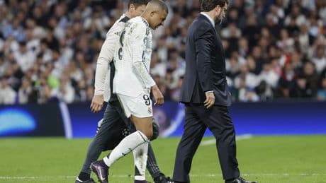 Mbappé sufre un esguince