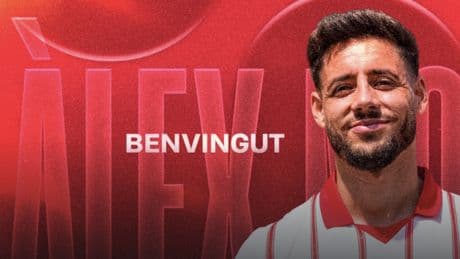 Àlex Moreno firma con el Girona hasta 2027