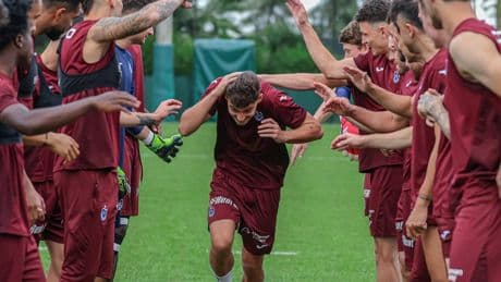 Trabzonspor’un yeni transferi Ernest Muçi ilk antrenmanına çıktı