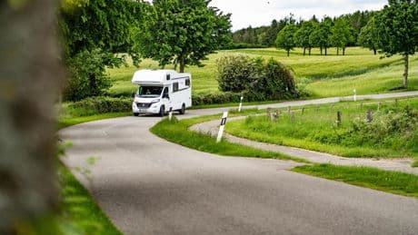 Camping-Trend: Kaum Platz, kaum Komfort: Was reizt uns am Urlaub mit dem Wohnmobil?