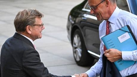 Bundesregierung: Außen Kanzler, innen Weltpolitiker