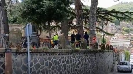 Roma, 61enne uccide un uomo per vendetta: "Hai ucciso mio figlio". Choc a Rocca di Papa