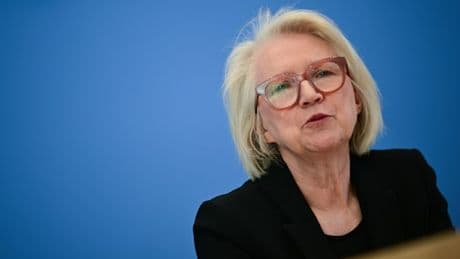 Wirtschaftsweise fordert Babyboomer zum Sparen für Pflege auf – „Haben noch 20 Jahre“