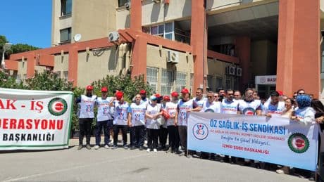 Atatürk Eğitim ve Araştırma Hastanesinde üyeler Öz Sağlık-İş'e tepki gösterdi: Sorunlarımızı konuşmuyorsunuz