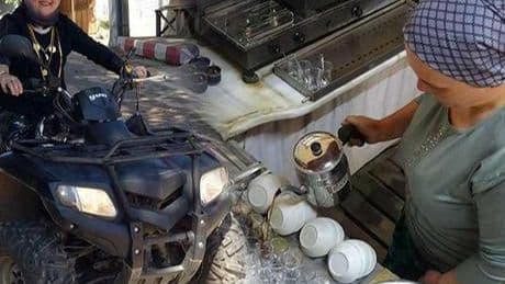 Yer: Bursa! Erkekler mahalleden kovuldu, kadınlar kahvede oyun oynadı