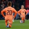 Knielen tegen racisme: in het topvoetbal blijft de norm wit