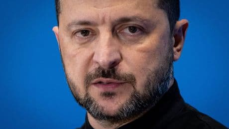 Ukraine-Krieg: Selenskyj verspricht bessere Waffen