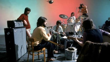 Starr, Lennon y McCartney (los hijos) graban una canción juntos