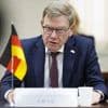 „Würde uns voraussichtlich überfordern“: Wadephul lehnt Bundeswehr-Beteiligung in der Ukraine ab – Parteifreund Kiesewetter widerspricht