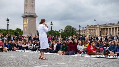 Fin de vie : les nouveaux « Veilleurs » se mobilisent contre la proposition de loi