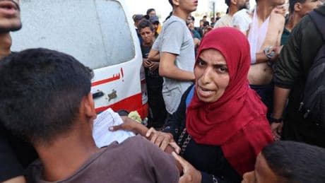En direct, guerre à Gaza : l’armée israélienne nie avoir tiré sur des civils à proximité d’un centre d’aide humanitaire dans l’enclave palestinienne