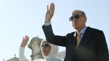 Cumhurbaşkanı Erdoğan'dan İstanbul Boğazı'ndaki geçit törenine ilişkin paylaşım