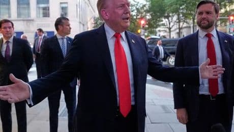 « Pendant que Vladimir Poutine déchaîne le feu sur l’Ukraine, Donald Trump peste et maugrée »