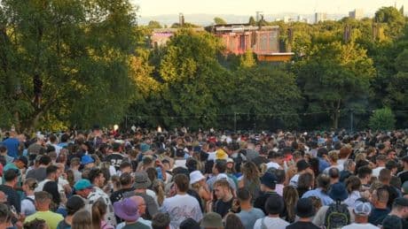 Fences built around Oasis’s Manchester gig as ticketless fans given stern warning