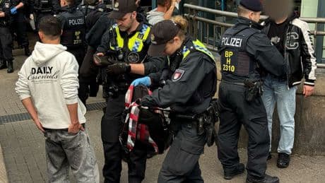 Waffenverbot: Elf Messer bei Kontrollen am Hauptbahnhof gefunden