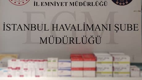 İstanbul'da yurt dışına ilaç götürmeye çalışan 5 kişi yakalandı