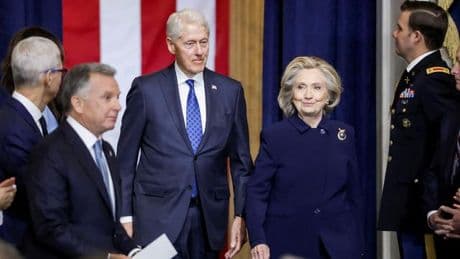 Jeffrey Epstein: Bill und Hillary Clinton sollen in Epstein-Affäre aussagen