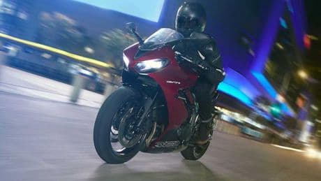 Triumph Daytona, torna il nome mitico che richiama la storia del marchio