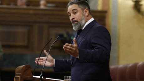 Abascal acusa a Sánchez de &quot;calamidad histórica&quot; para España con su &quot;locura&quot; de política energética y exige su dimisión