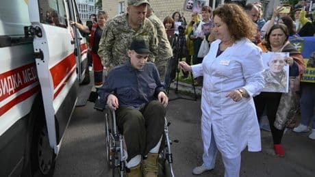 Soldados rusos admiten mutilaciones a militares ucranianos