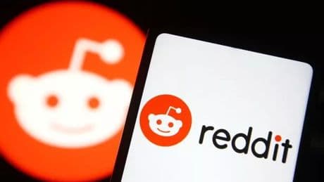Reddit down LIVE: Social media users' fury as app suffers huge outage