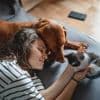 Avoir un chat ou un chien rendrait aussi heureux que de gagner 84 000 € par an, selon une étude