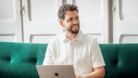 Victor Villalobos, psicólogo: “Tu problema no es la motivación, es la falta de constancia, y los cambios reales no se dan por impulso, sino por compromiso”