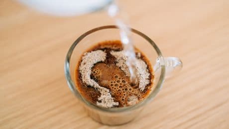 Macht Instant-Kaffee die Augen schlechter? Neue Studie gibt Hinweise