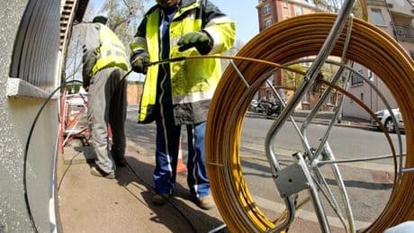« On est au bord du gouffre » : les réseaux de fibre optique en danger