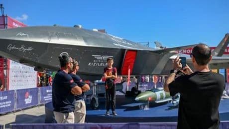 TEKNOFEST KKTC nefes kesen uçuş gösterisiyle başladı