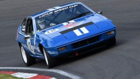 La rinascita della Lotus Eclat: una due volumi che domina in pista