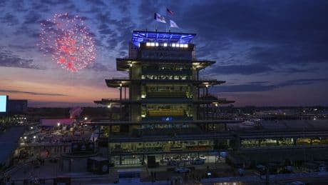 Indianapolis 500 kicks off with sold-out grandstands and thunderous chants