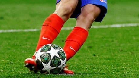 La UEFA aplicará la aclaración de la IFAB sobre los penaltis con doble toque en las semifinales de la Nations League
