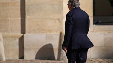 Debito, boom del deficit e flop rating: la bomba economica dietro il caos in Francia