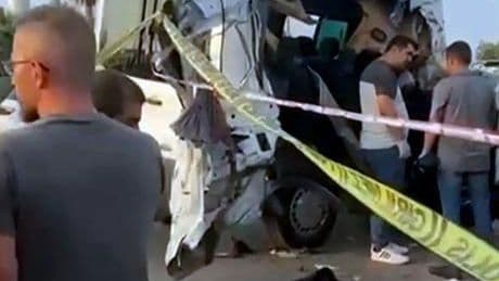 Yurt çocuklarını taşıyordu! Uyuyakaldığı iddia edilen ve kaza yapan minibüs sürücüsü tutuklandı