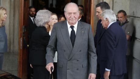 El rey emérito Juan Carlos I publica sus memorias: "Los reyes no se confiesan", pero "me roban mi historia"