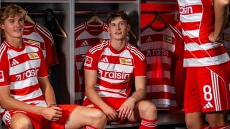 Guck mal, Hertha! - Unions neues Heimtrikot hat auch hinten Streifen