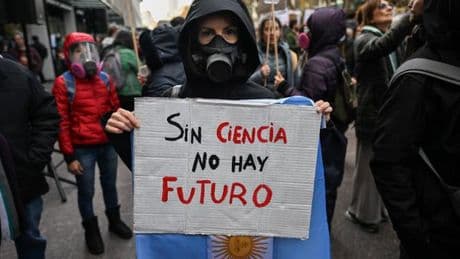 En Argentine, les chercheurs annoncent 48 heures de grève contre les coupes budgétaires