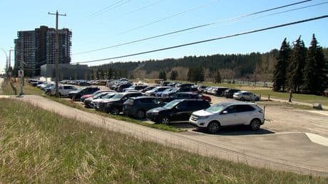 City of Calgary to charge for parking at Edworthy Park, paving plans concern residents