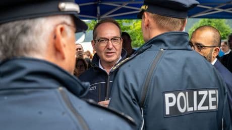 Migration: Dobrindt stellt Pläne vor - Grüne gegen neue Grenzkontrollen
