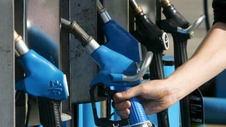 Blocco delle auto diesel Euro 5, ok al rinvio di un anno. Limiti solo nelle grandi città