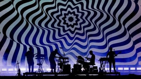 El baile pop del Primavera Sound reúne a 30.000 personas en el Fòrum en su primer día