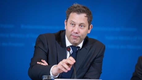 Ministerkollegen sollen sparen: Finanzminister Klingbeil verspricht stabile Sozialversicherungen