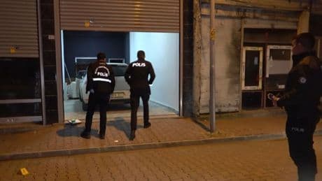 İş yerini kurşunlayan 2 kişi gözaltına alındı