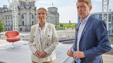 TV-Gespräch mit AfD-Chefin Weidel geht in Demo-Lärm fast unter