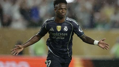 Vinícius renace y mete en octavos al Real Madrid el día en el que Xabi Alonso ya empezó a convencer