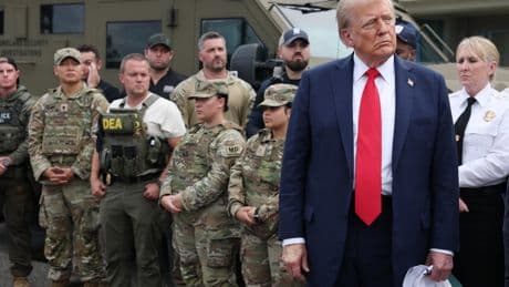 Trump bizarrely boasts he knows ‘more about grass than any human being’ during DC photo op with troops